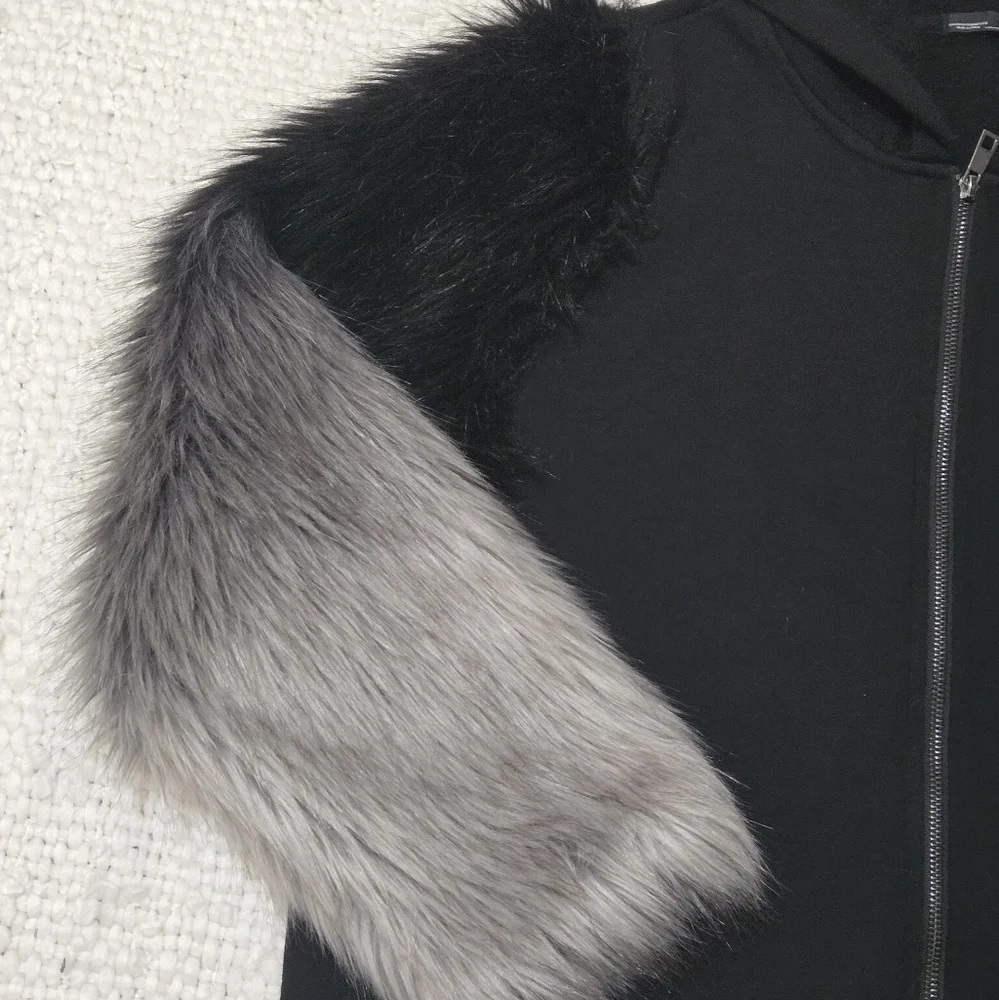 ZARA Black Zippered Hoodie Sweater Black Gray Ombre Faux Fur Sleeves Medium - Picture 9 of 15